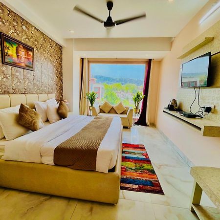 Hotel Golden Temple View By La Casa, Amritsar #Top Rated #Most Awarded #Swimming Pool #Prime Location #Luxury Rooms #Parking #Rooftop Cafe מראה חיצוני תמונה