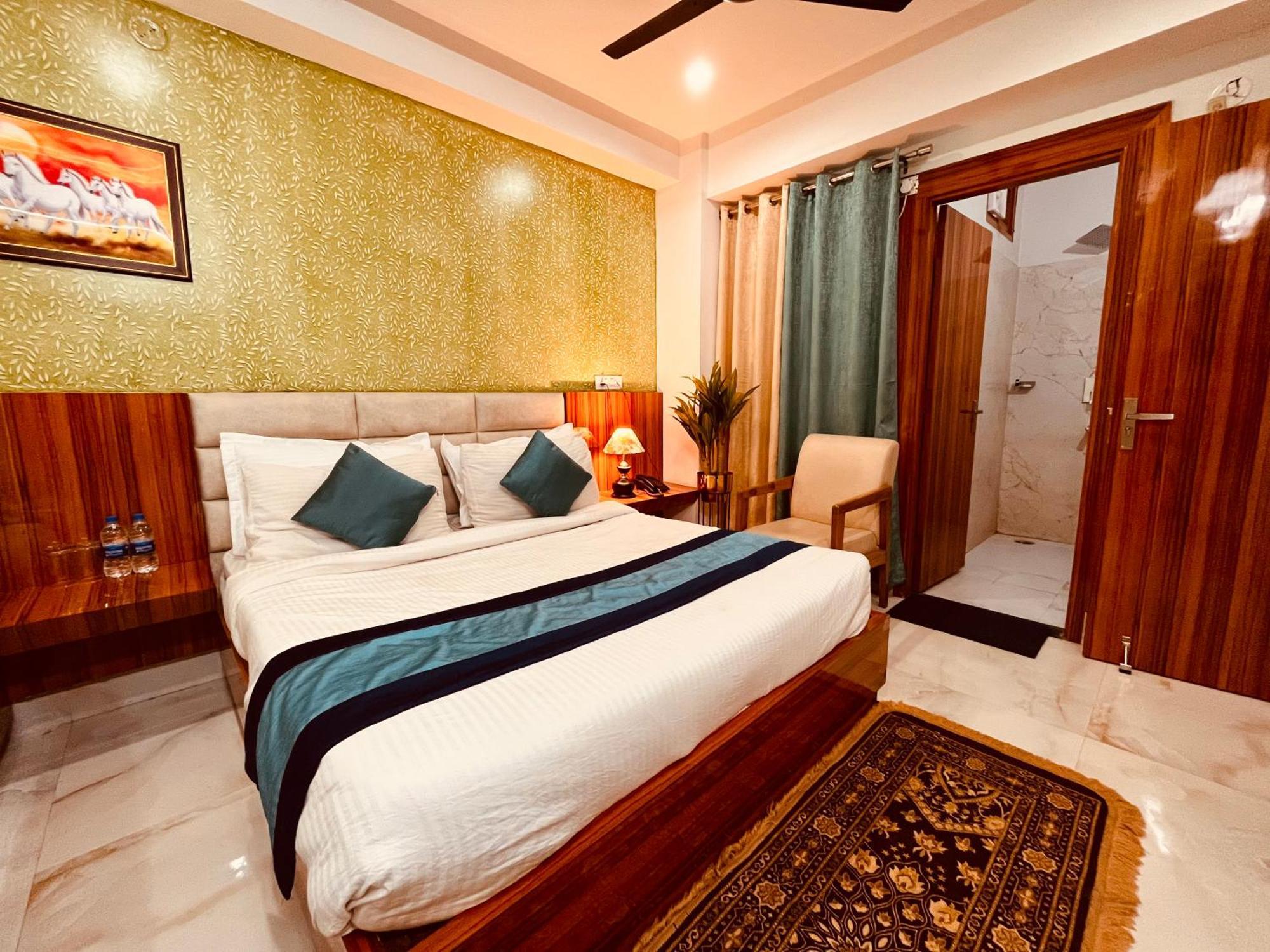 Hotel Golden Temple View By La Casa, Amritsar #Top Rated #Most Awarded #Swimming Pool #Prime Location #Luxury Rooms #Parking #Rooftop Cafe מראה חיצוני תמונה