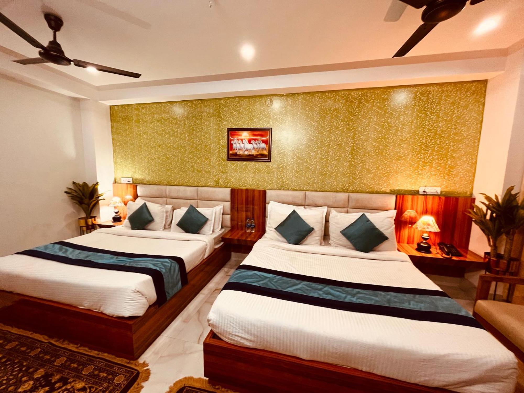 Hotel Golden Temple View By La Casa, Amritsar #Top Rated #Most Awarded #Swimming Pool #Prime Location #Luxury Rooms #Parking #Rooftop Cafe מראה חיצוני תמונה