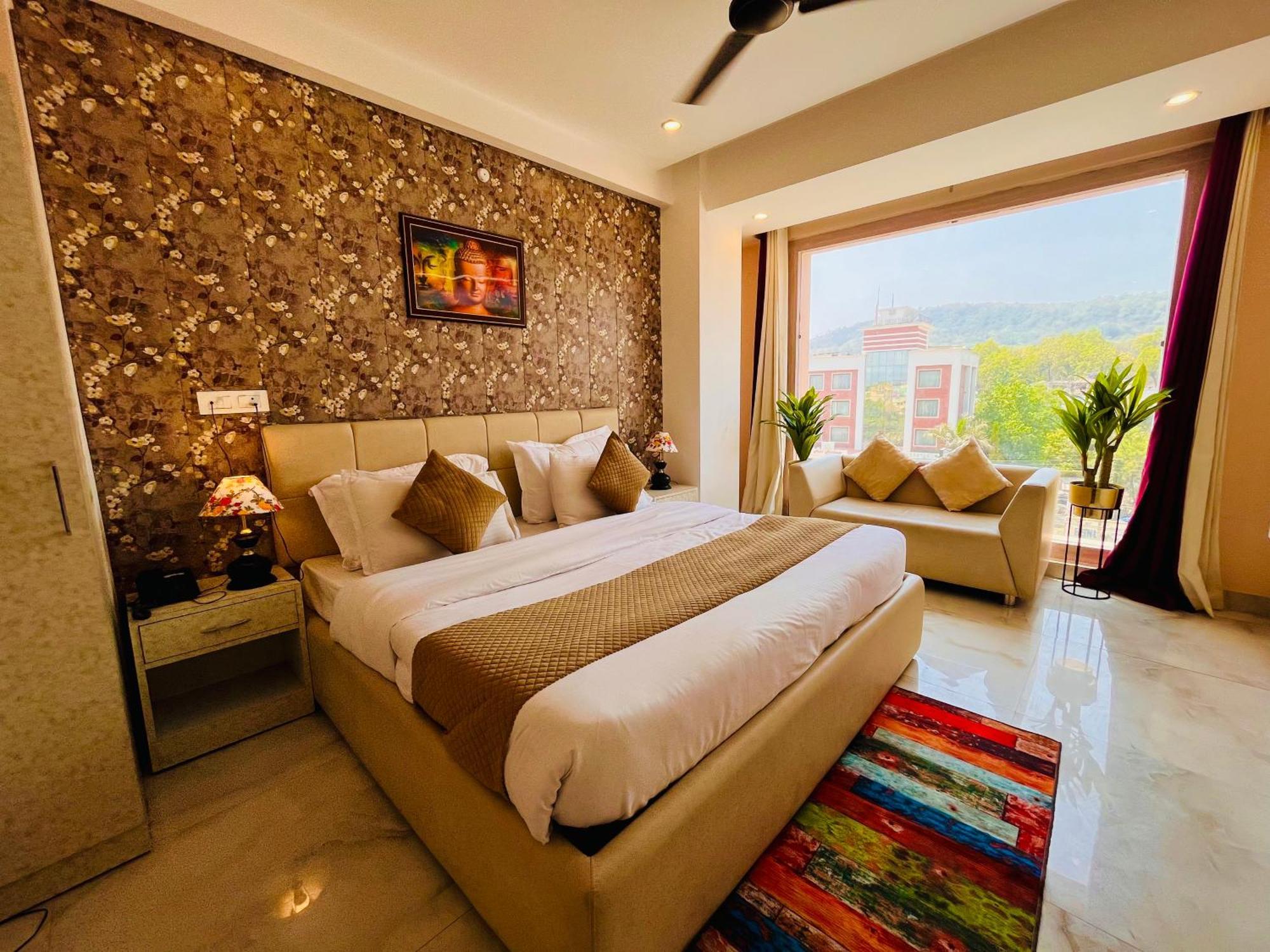 Hotel Golden Temple View By La Casa, Amritsar #Top Rated #Most Awarded #Swimming Pool #Prime Location #Luxury Rooms #Parking #Rooftop Cafe מראה חיצוני תמונה