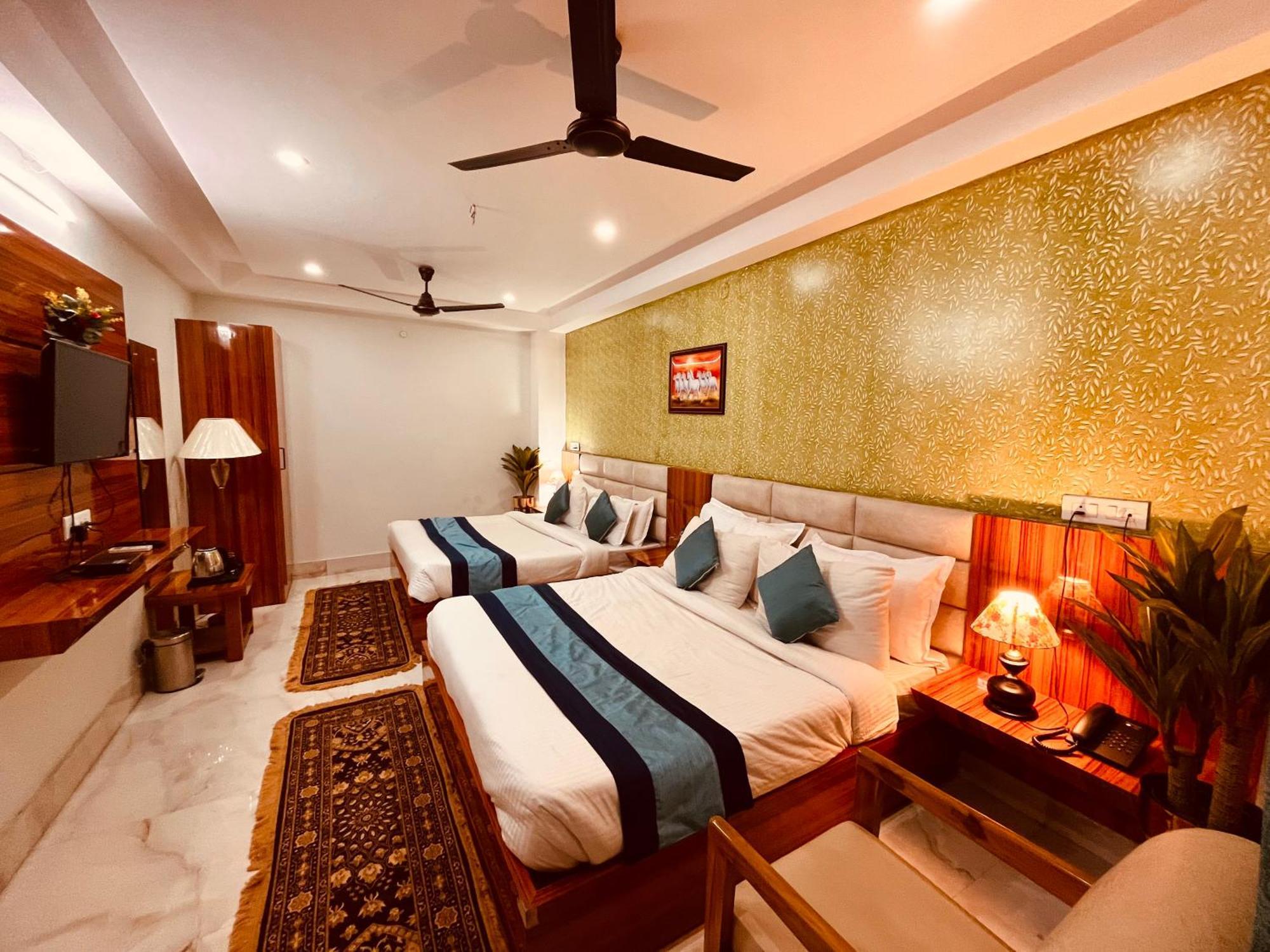 Hotel Golden Temple View By La Casa, Amritsar #Top Rated #Most Awarded #Swimming Pool #Prime Location #Luxury Rooms #Parking #Rooftop Cafe מראה חיצוני תמונה