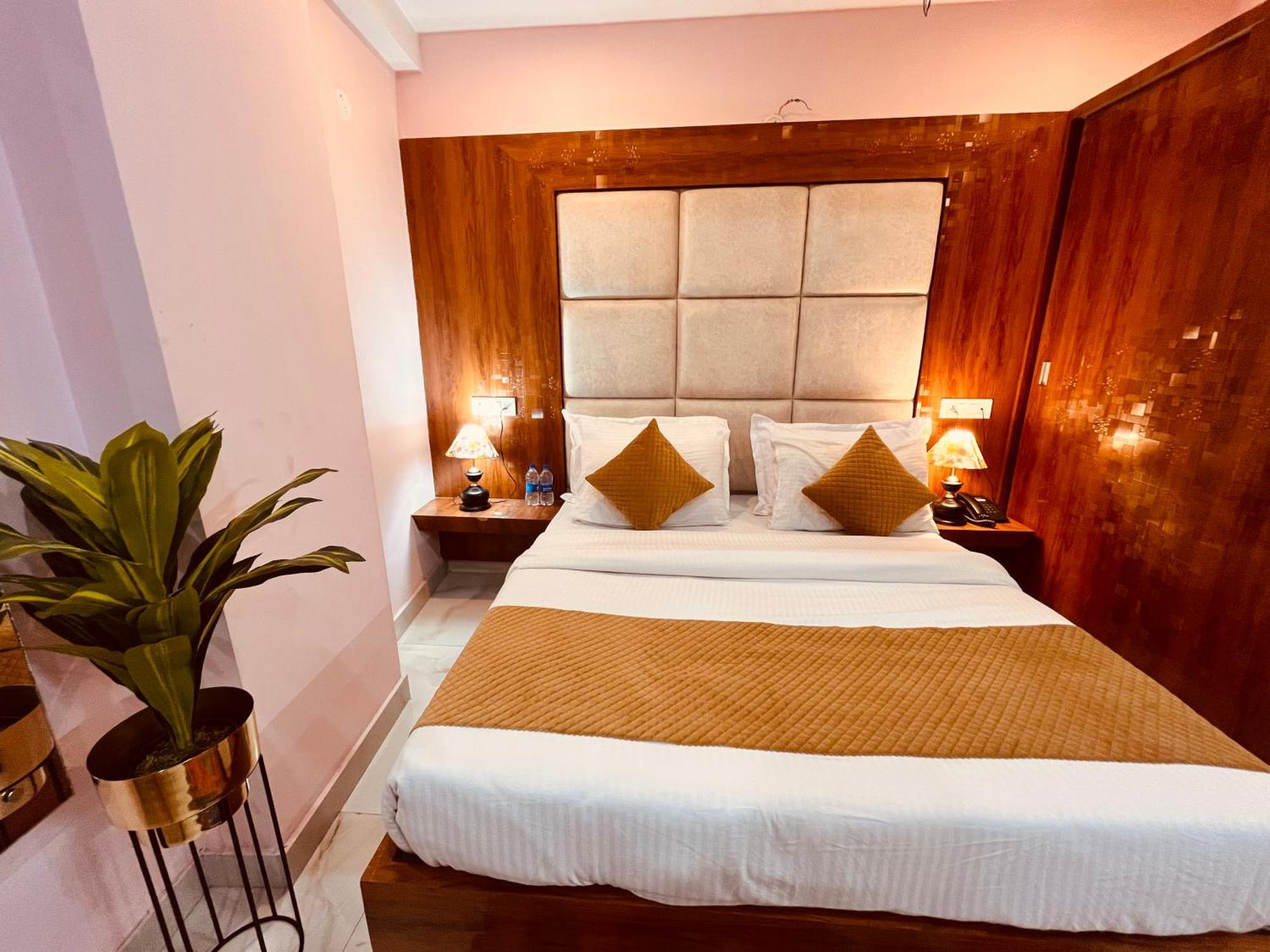 Hotel Golden Temple View By La Casa, Amritsar #Top Rated #Most Awarded #Swimming Pool #Prime Location #Luxury Rooms #Parking #Rooftop Cafe מראה חיצוני תמונה