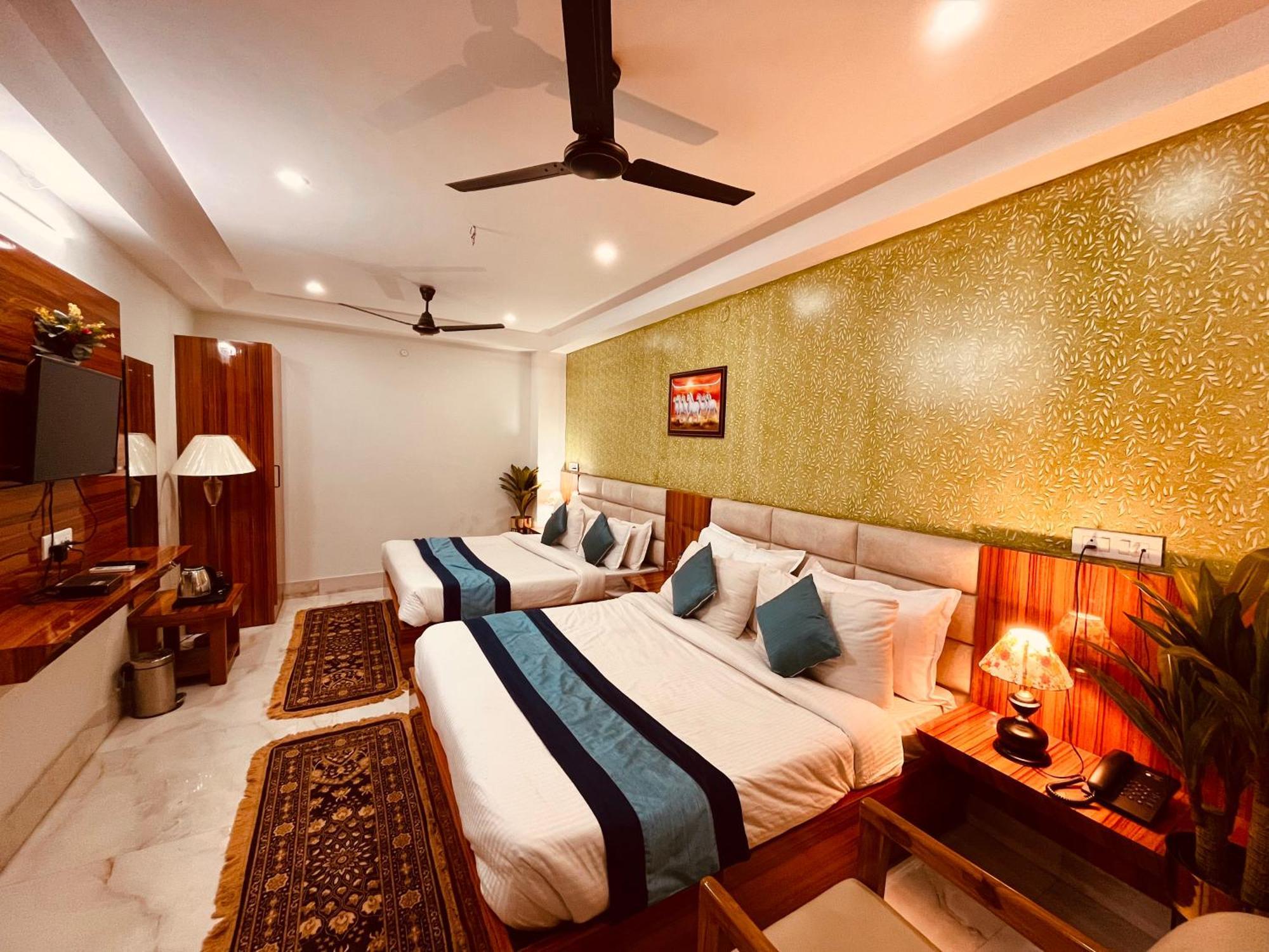 Hotel Golden Temple View By La Casa, Amritsar #Top Rated #Most Awarded #Swimming Pool #Prime Location #Luxury Rooms #Parking #Rooftop Cafe מראה חיצוני תמונה