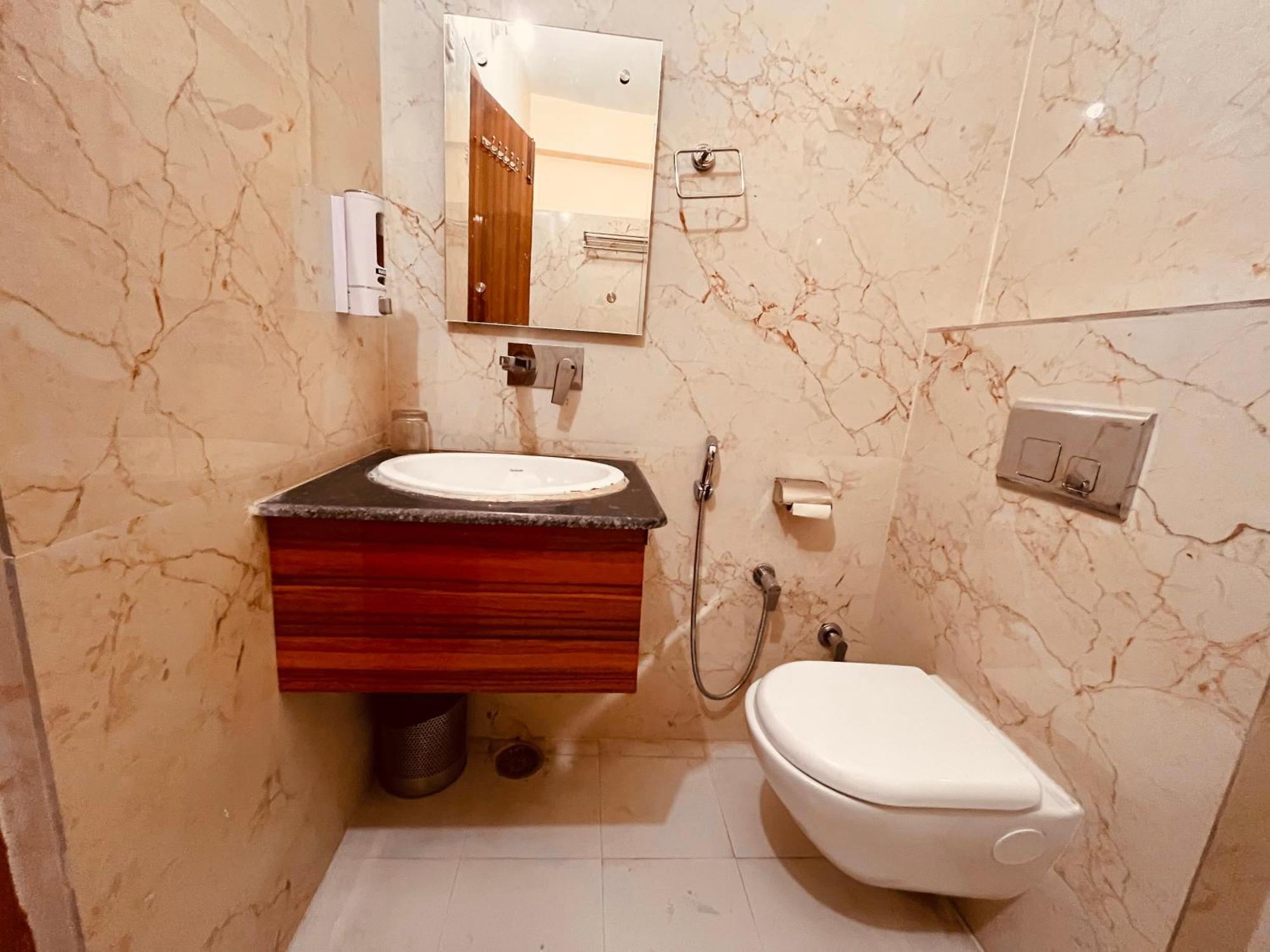 Hotel Golden Temple View By La Casa, Amritsar #Top Rated #Most Awarded #Swimming Pool #Prime Location #Luxury Rooms #Parking #Rooftop Cafe מראה חיצוני תמונה
