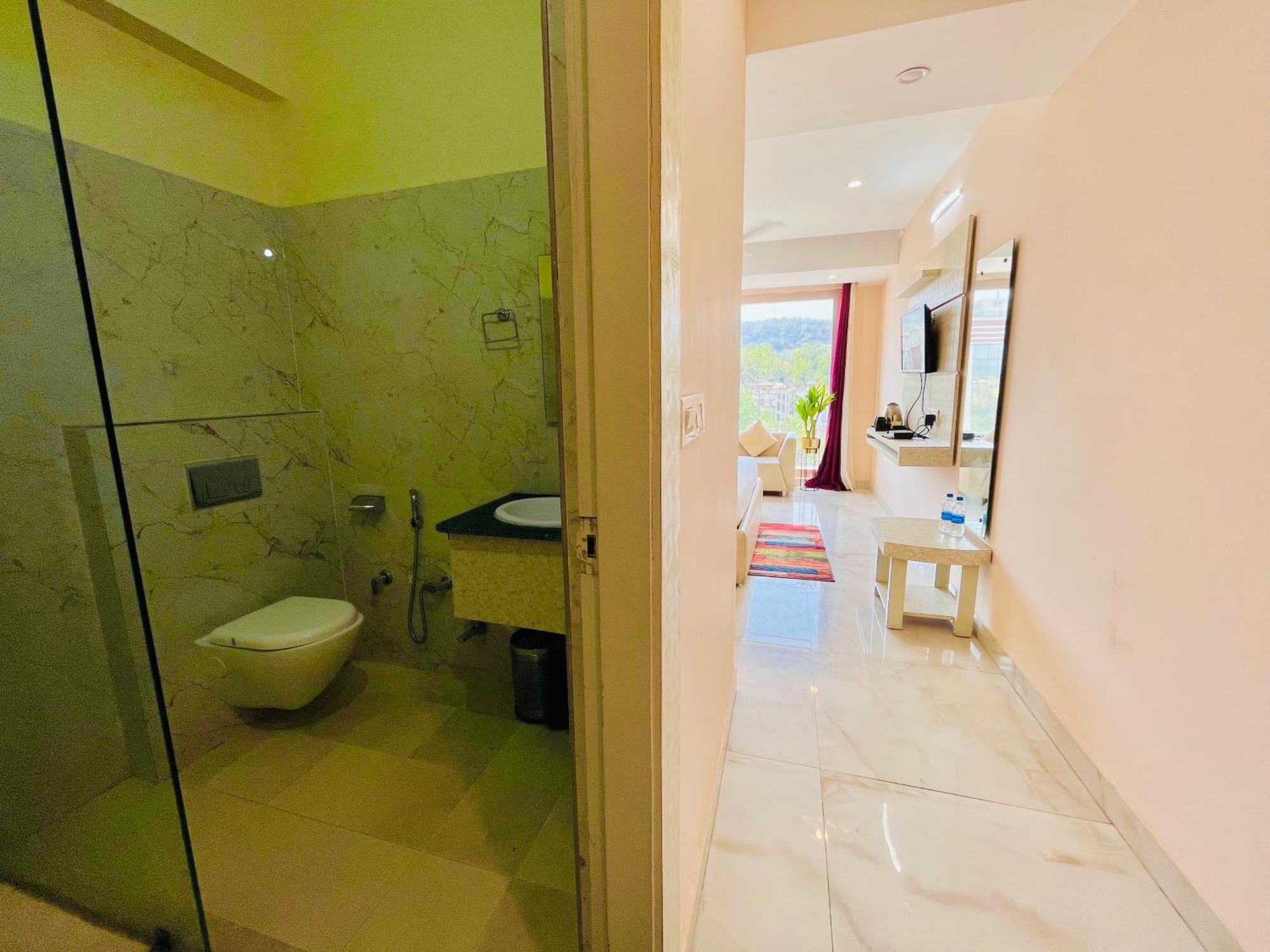 Hotel Golden Temple View By La Casa, Amritsar #Top Rated #Most Awarded #Swimming Pool #Prime Location #Luxury Rooms #Parking #Rooftop Cafe מראה חיצוני תמונה