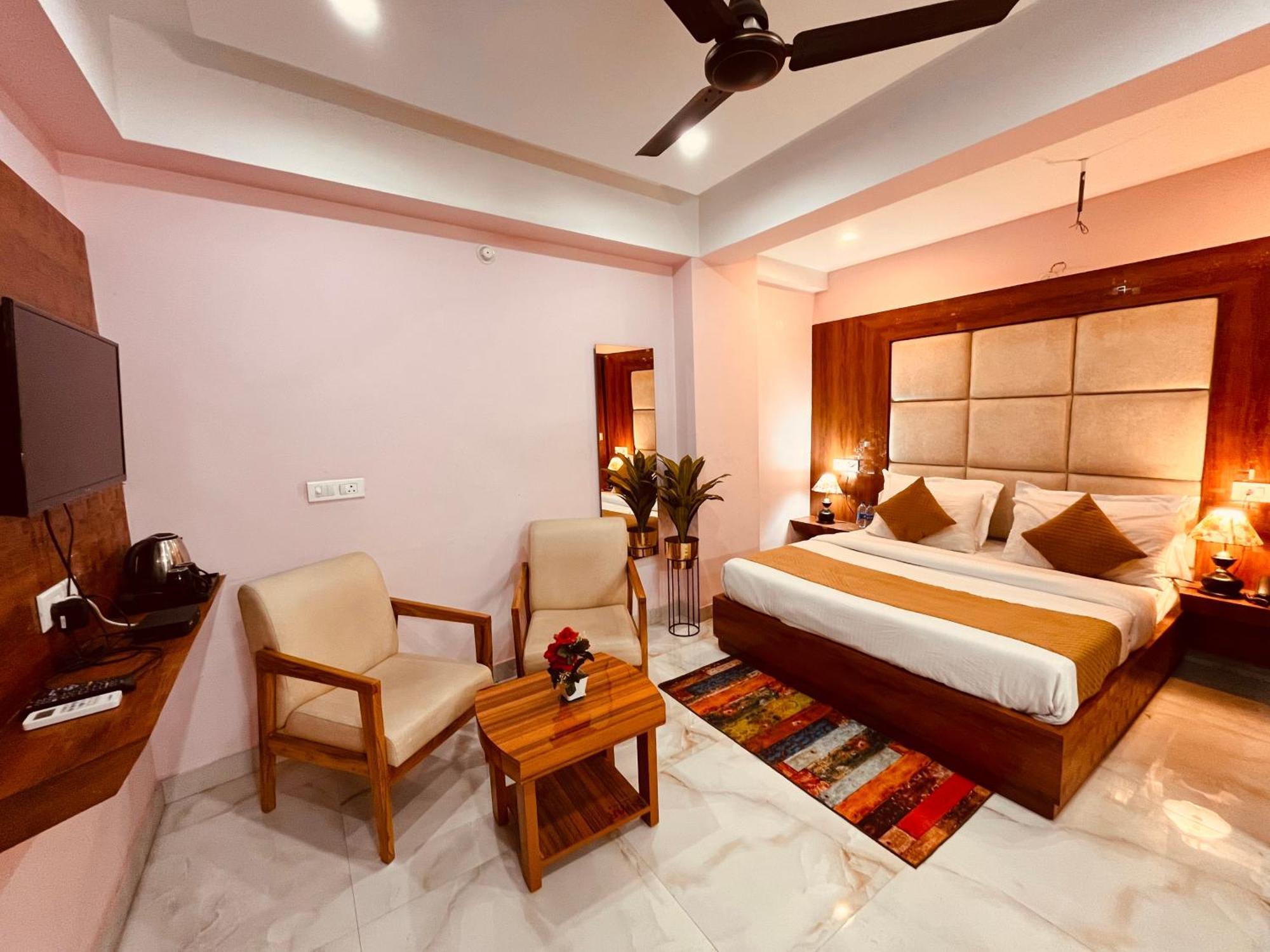 Hotel Golden Temple View By La Casa, Amritsar #Top Rated #Most Awarded #Swimming Pool #Prime Location #Luxury Rooms #Parking #Rooftop Cafe מראה חיצוני תמונה