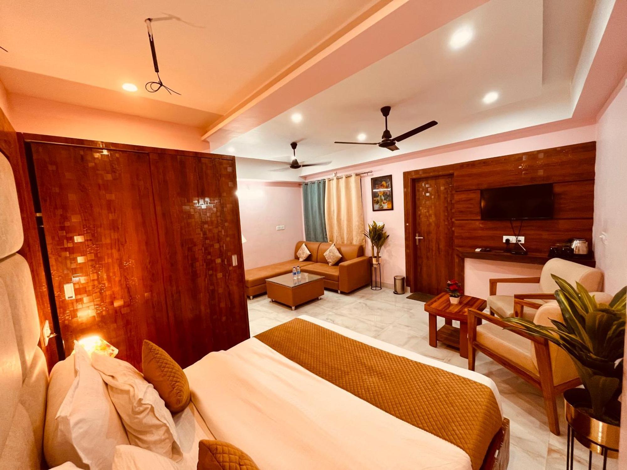 Hotel Golden Temple View By La Casa, Amritsar #Top Rated #Most Awarded #Swimming Pool #Prime Location #Luxury Rooms #Parking #Rooftop Cafe מראה חיצוני תמונה
