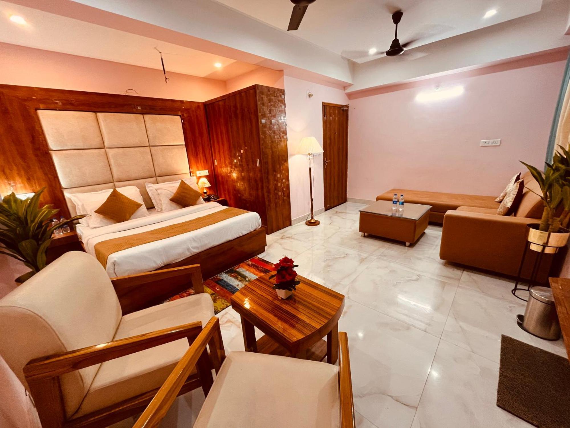 Hotel Golden Temple View By La Casa, Amritsar #Top Rated #Most Awarded #Swimming Pool #Prime Location #Luxury Rooms #Parking #Rooftop Cafe מראה חיצוני תמונה