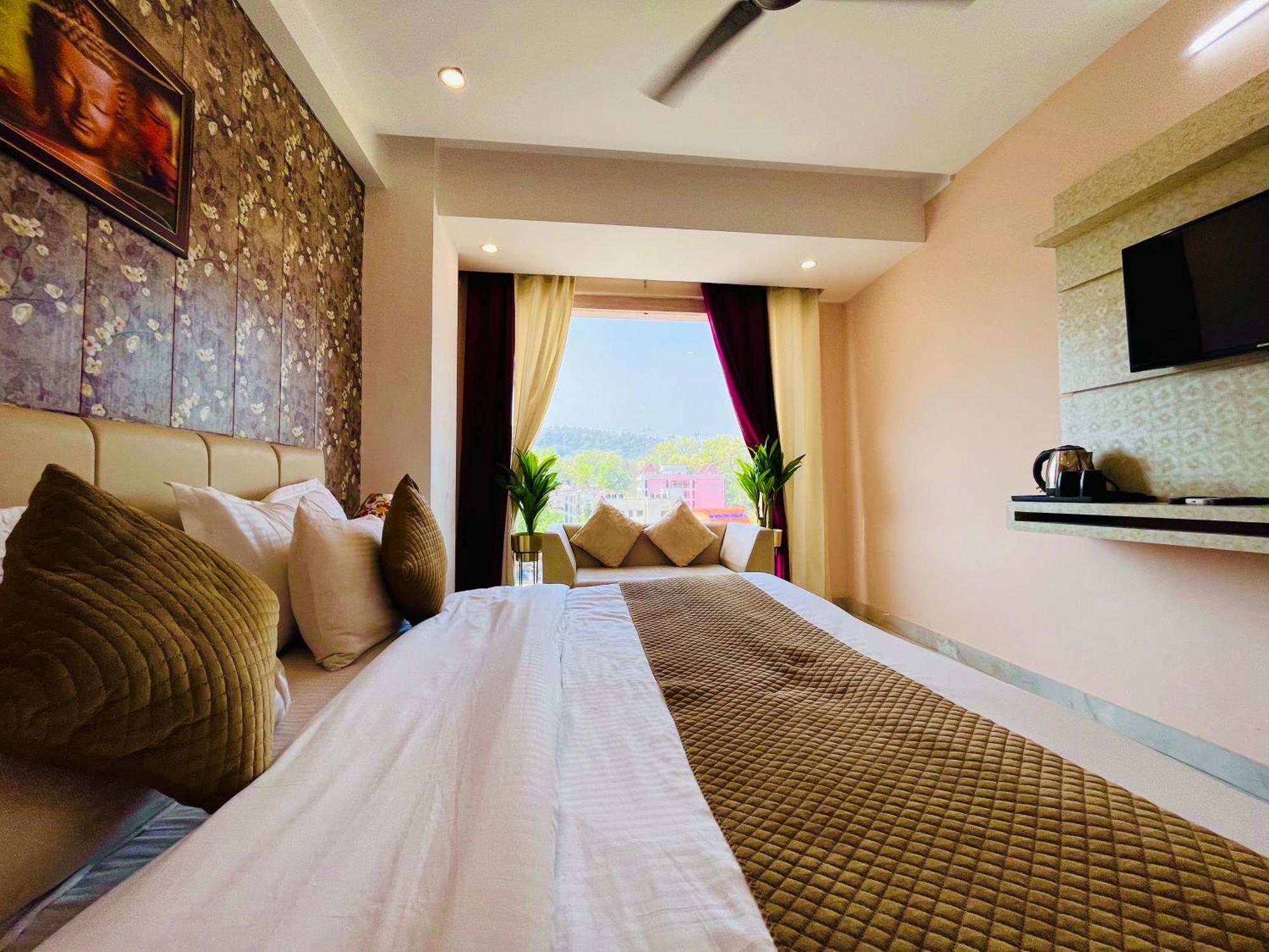 Hotel Golden Temple View By La Casa, Amritsar #Top Rated #Most Awarded #Swimming Pool #Prime Location #Luxury Rooms #Parking #Rooftop Cafe מראה חיצוני תמונה