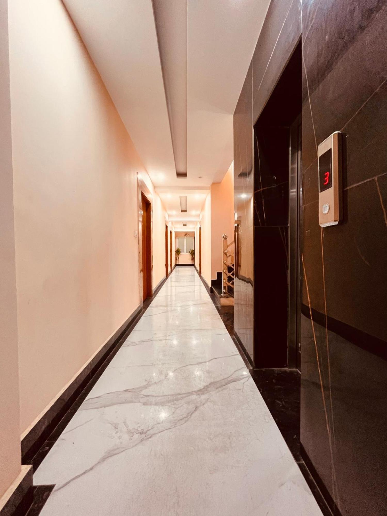 Hotel Golden Temple View By La Casa, Amritsar #Top Rated #Most Awarded #Swimming Pool #Prime Location #Luxury Rooms #Parking #Rooftop Cafe מראה חיצוני תמונה