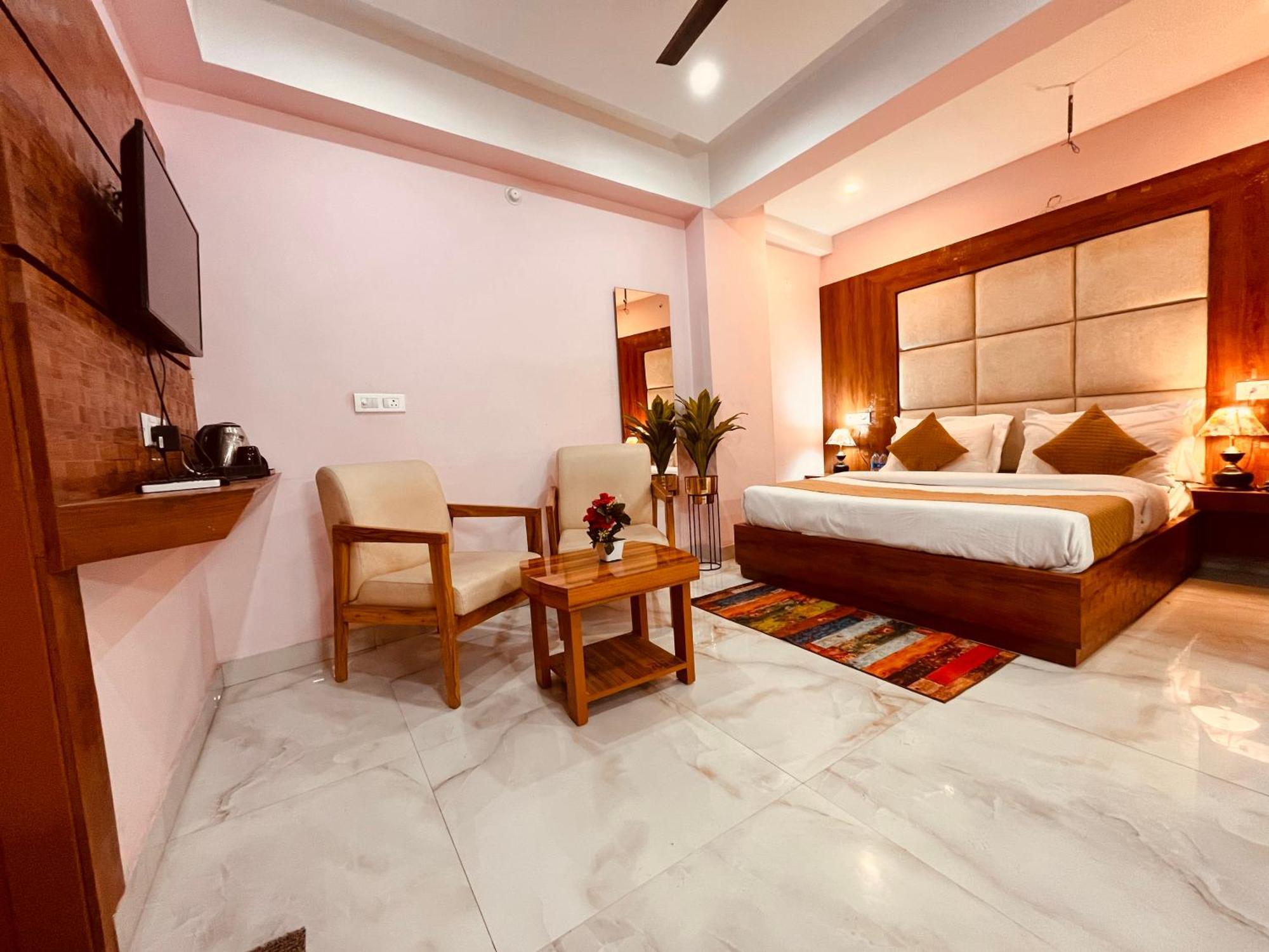 Hotel Golden Temple View By La Casa, Amritsar #Top Rated #Most Awarded #Swimming Pool #Prime Location #Luxury Rooms #Parking #Rooftop Cafe מראה חיצוני תמונה