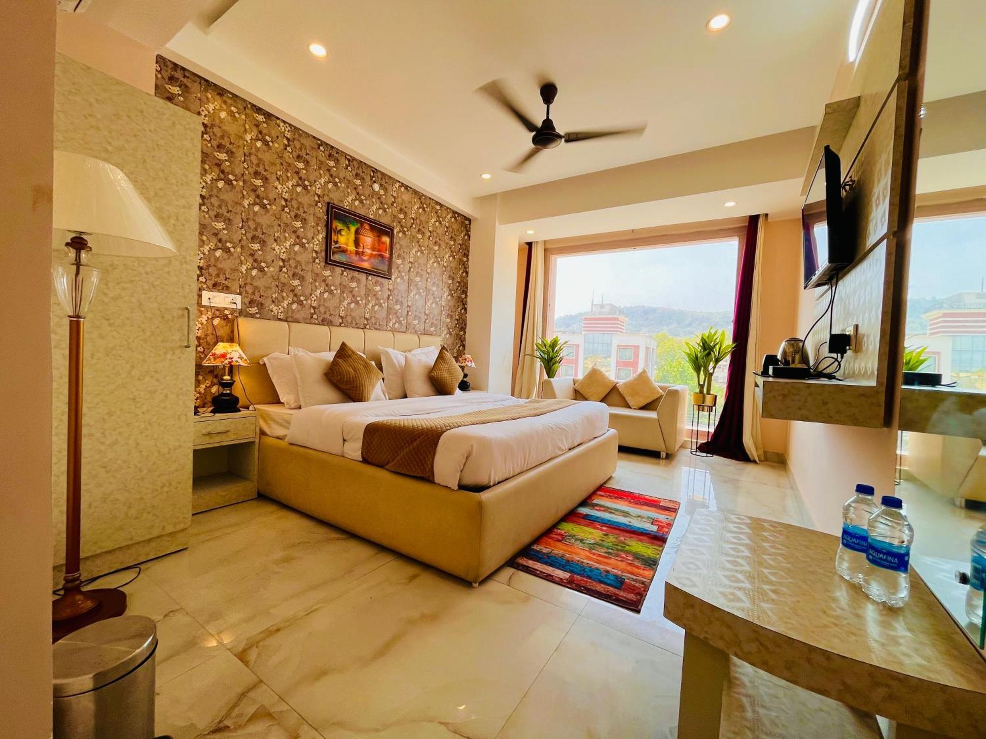 Hotel Golden Temple View By La Casa, Amritsar #Top Rated #Most Awarded #Swimming Pool #Prime Location #Luxury Rooms #Parking #Rooftop Cafe מראה חיצוני תמונה